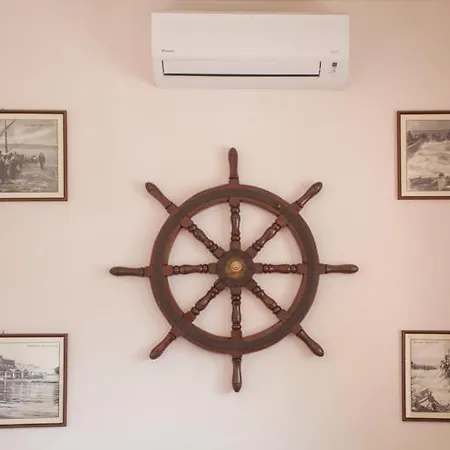 Residenza Lo Sparviero - B&B 칼로포테